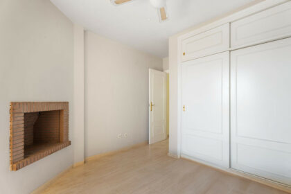 472c7074082fa15da9d205c3da9d2d33 - 13