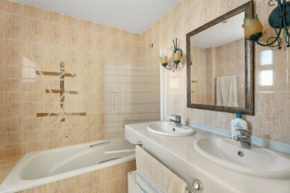 472c7074082fa15da9d205c3da9d2d33 - 14