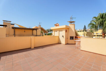 472c7074082fa15da9d205c3da9d2d33 - 18