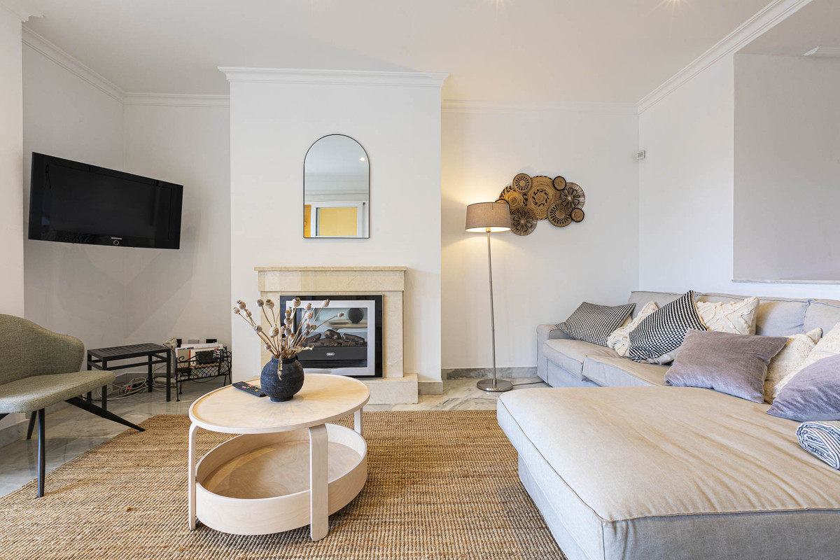 49881e5da3c5eedb0fe8028f22990427 - 11