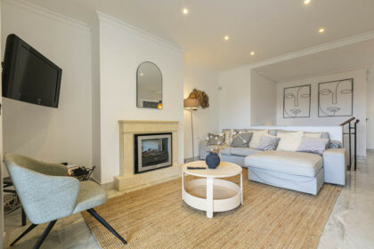 49881e5da3c5eedb0fe8028f22990427 - 12