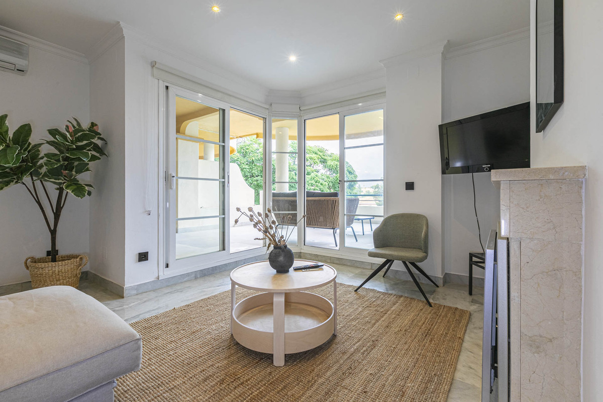 49881e5da3c5eedb0fe8028f22990427 - 15