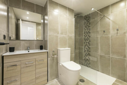 49881e5da3c5eedb0fe8028f22990427 - 24