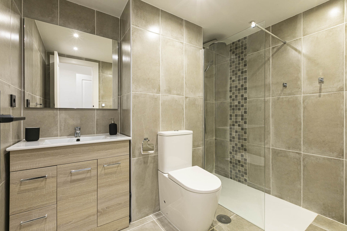 49881e5da3c5eedb0fe8028f22990427 - 24