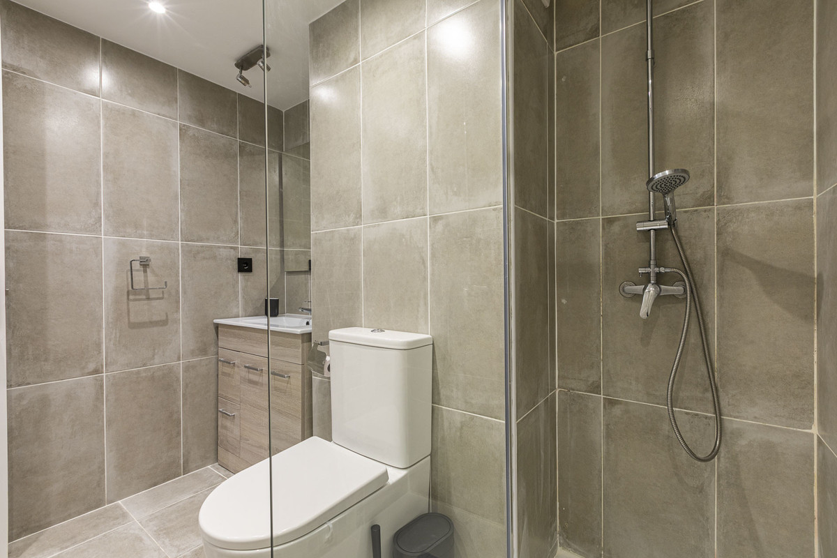 49881e5da3c5eedb0fe8028f22990427 - 25