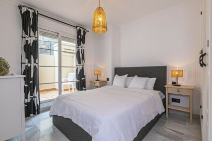 49881e5da3c5eedb0fe8028f22990427 - 26