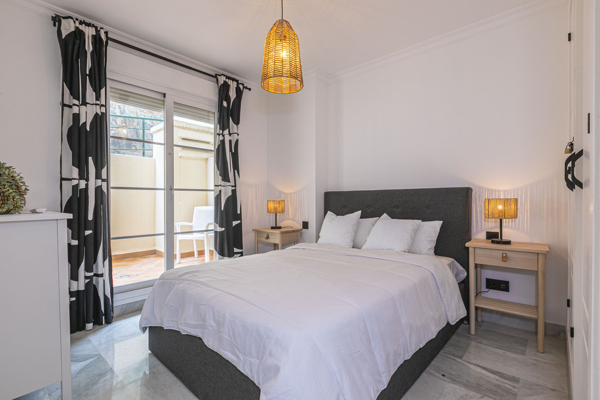 49881e5da3c5eedb0fe8028f22990427 - 26