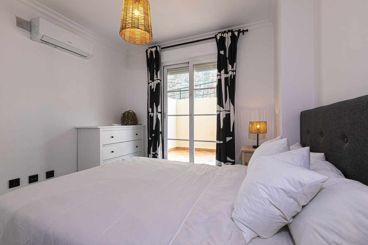 49881e5da3c5eedb0fe8028f22990427 - 28