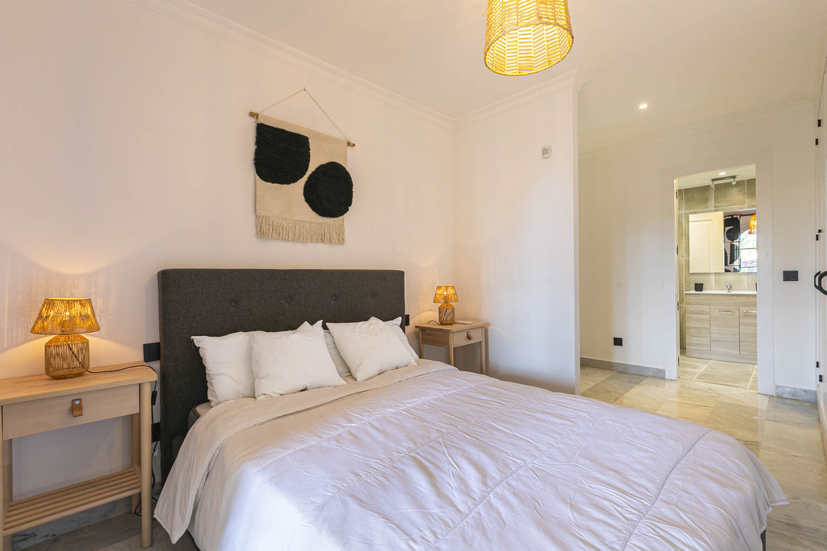 49881e5da3c5eedb0fe8028f22990427 - 35