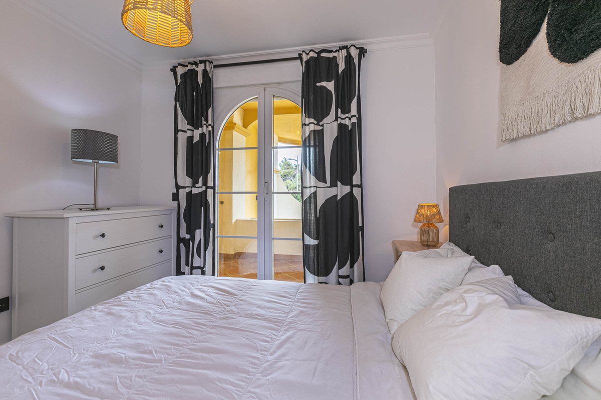 49881e5da3c5eedb0fe8028f22990427 - 36