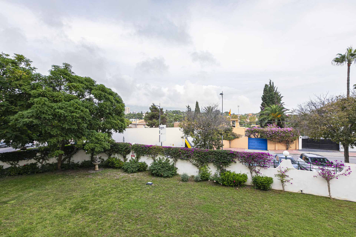 49881e5da3c5eedb0fe8028f22990427 - 42