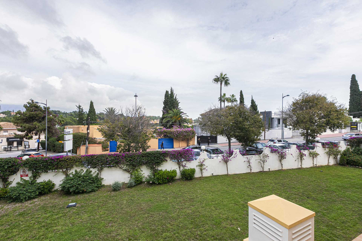 49881e5da3c5eedb0fe8028f22990427 - 43