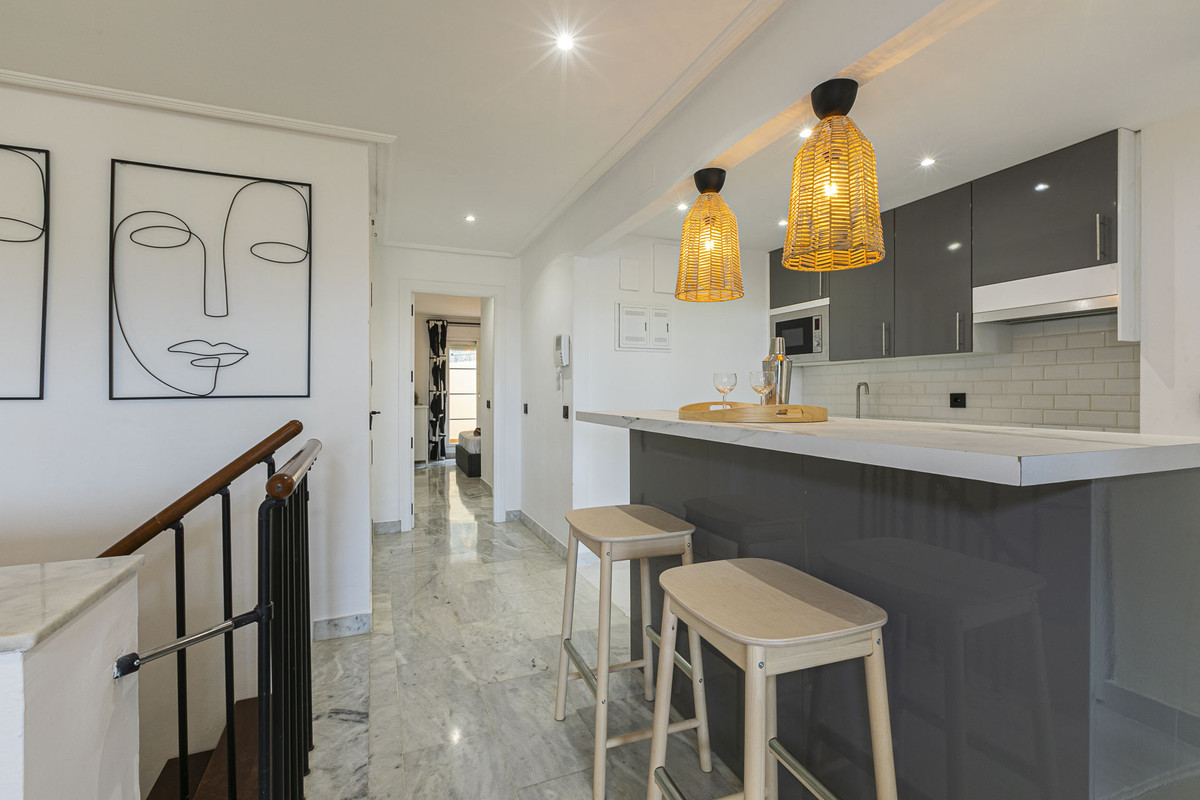 49881e5da3c5eedb0fe8028f22990427 - 9