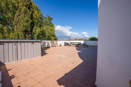 49fbfd4192af4dbfdc9e56fc3ba42835 - 10