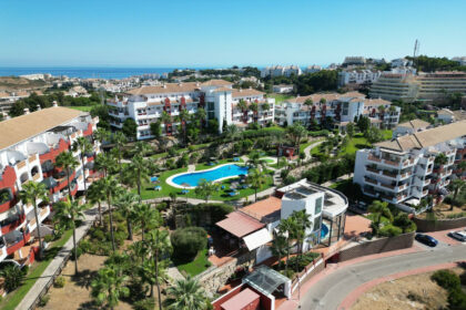 49fbfd4192af4dbfdc9e56fc3ba42835 - 23