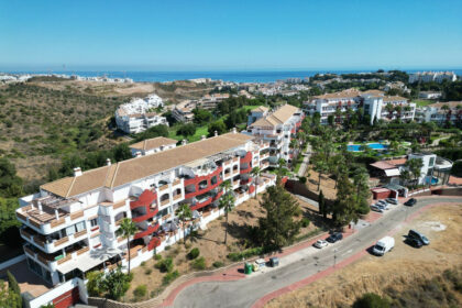 49fbfd4192af4dbfdc9e56fc3ba42835 - 24