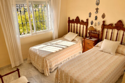 4a95a00a3e33e5d261479080a9c029c1 - 18