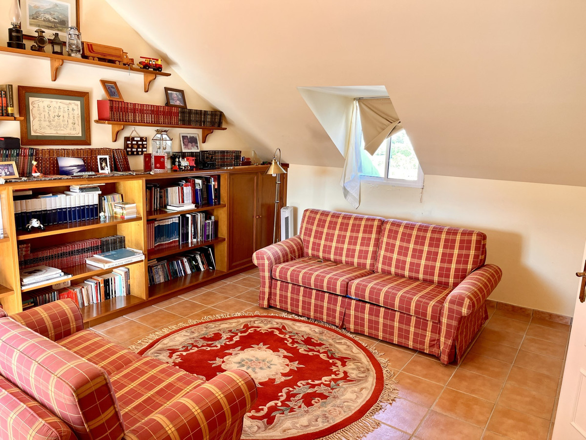 4a95a00a3e33e5d261479080a9c029c1 - 24