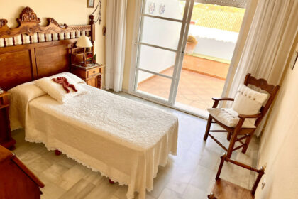 4a95a00a3e33e5d261479080a9c029c1 - 4