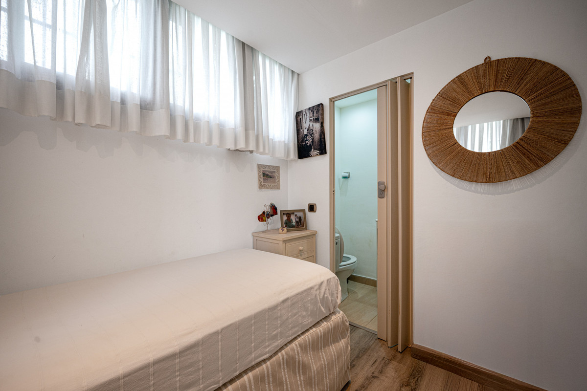 4ab4e11c83e59b7f2921ee2d87426ef6 - 18