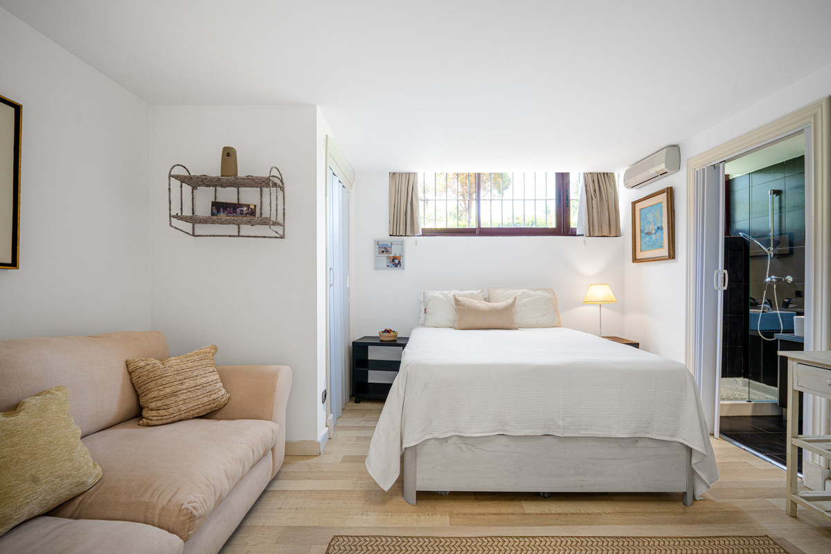 4ab4e11c83e59b7f2921ee2d87426ef6 - 26