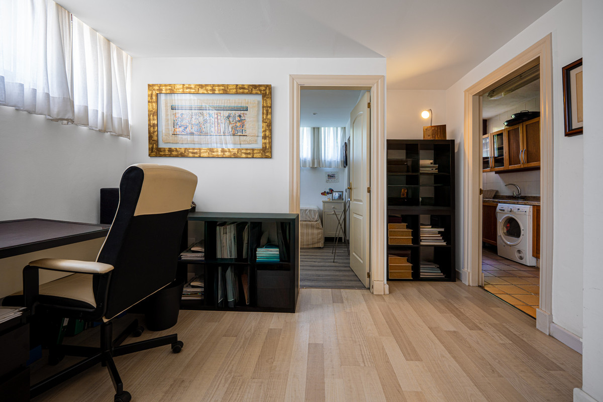 4ab4e11c83e59b7f2921ee2d87426ef6 - 28