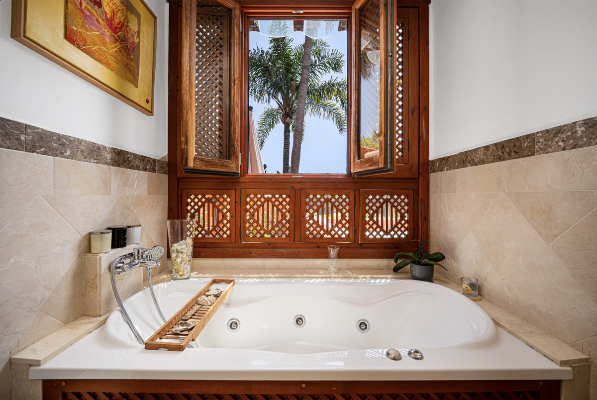 4ab4e11c83e59b7f2921ee2d87426ef6 - 31