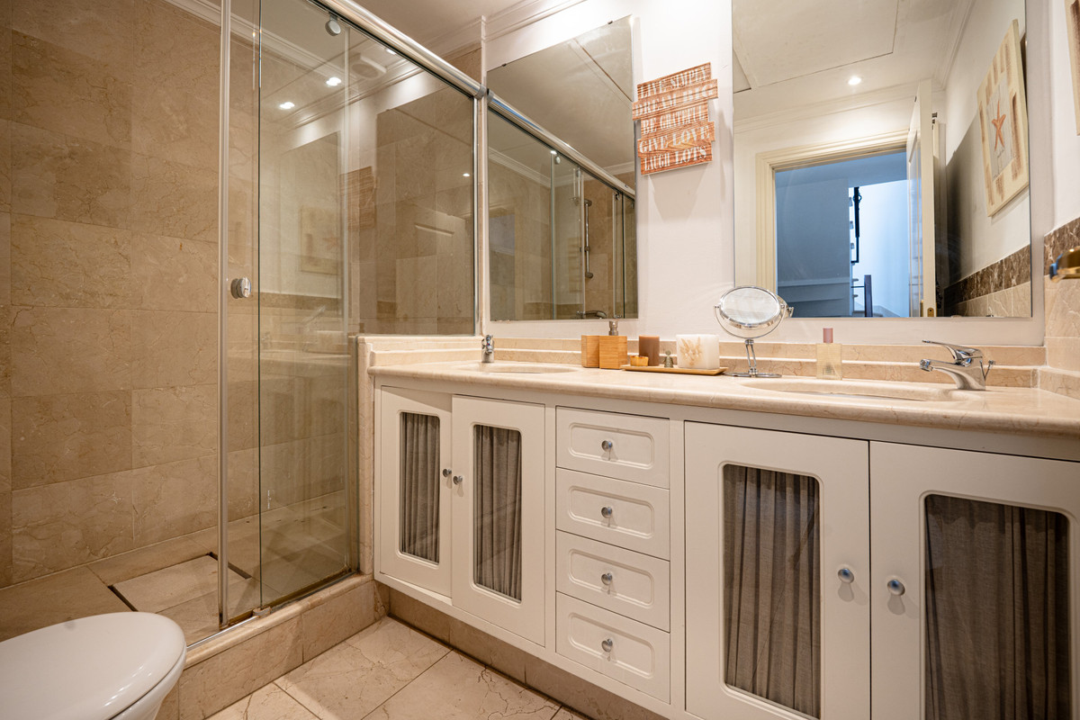 4ab4e11c83e59b7f2921ee2d87426ef6 - 34