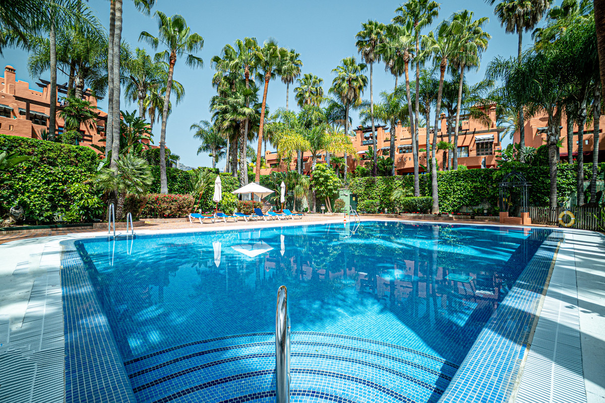 4ab4e11c83e59b7f2921ee2d87426ef6 - 44