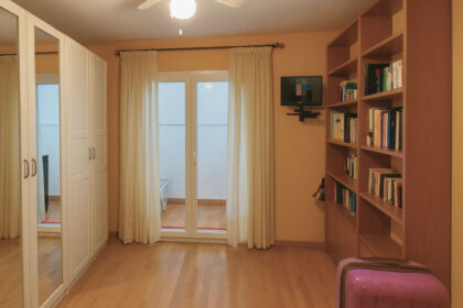 4adba2db77e87c833c88bec9a391d2e4 - 13