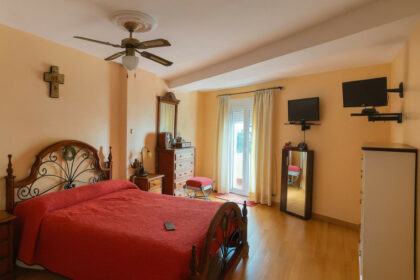 4adba2db77e87c833c88bec9a391d2e4 - 9