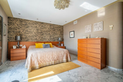 4b232f91dd8907d77b165c6f5c7ad557 - 8