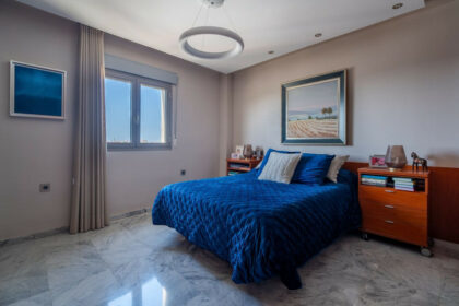 4b232f91dd8907d77b165c6f5c7ad557 - 9