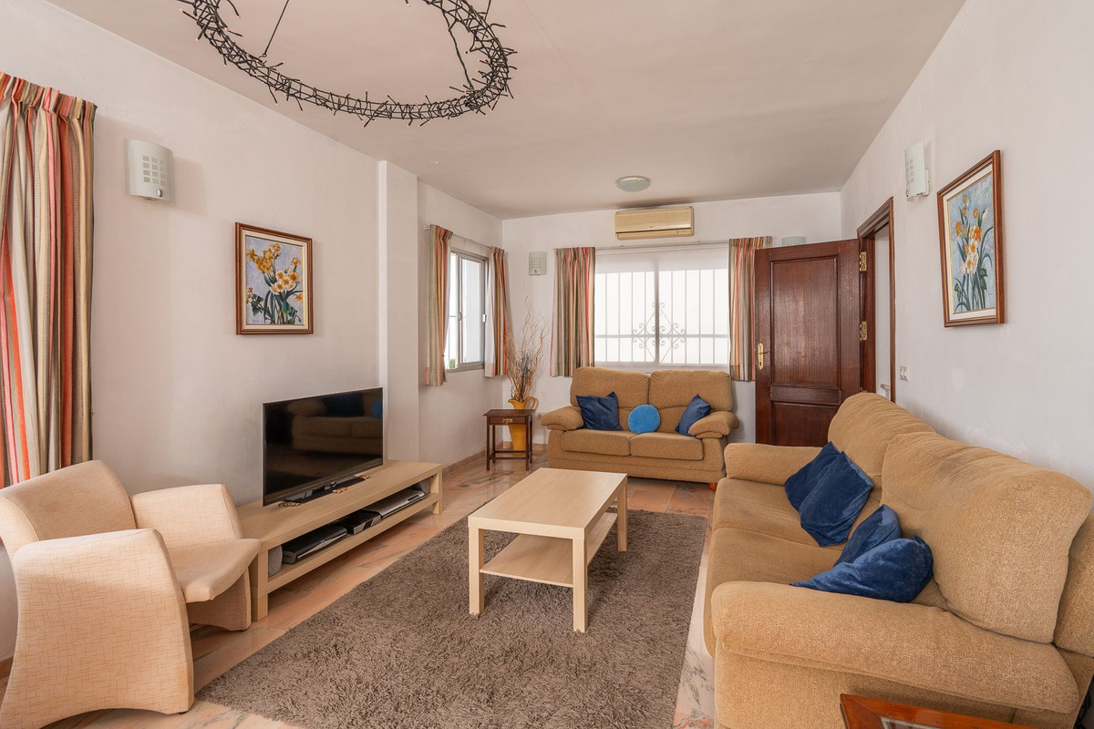 4b6fc21331eaa7f5e5a97bbef2c05428 - 11