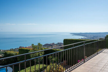 4b6fc21331eaa7f5e5a97bbef2c05428 - 13