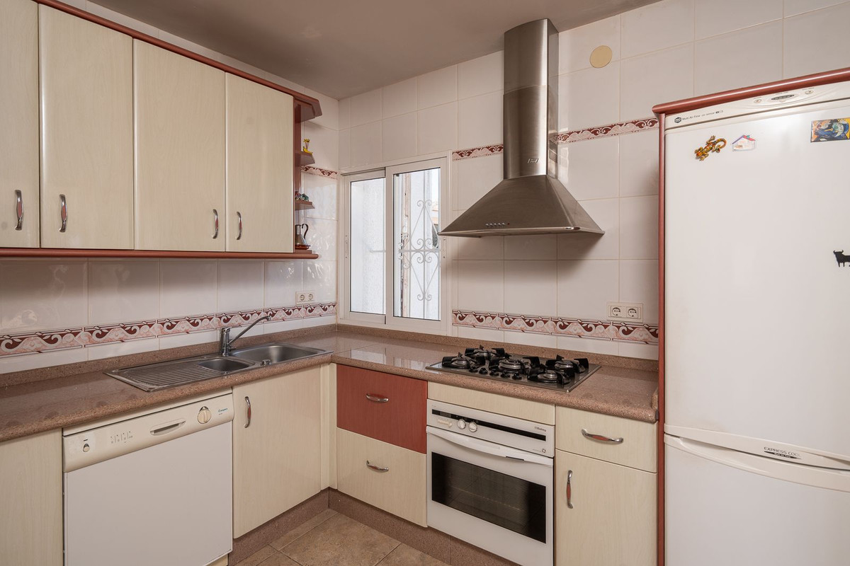 4b6fc21331eaa7f5e5a97bbef2c05428 - 17