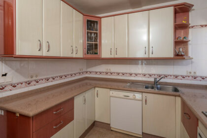 4b6fc21331eaa7f5e5a97bbef2c05428 - 18