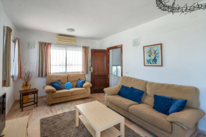 4b6fc21331eaa7f5e5a97bbef2c05428 - 19