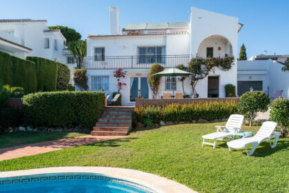 4b6fc21331eaa7f5e5a97bbef2c05428 - 27