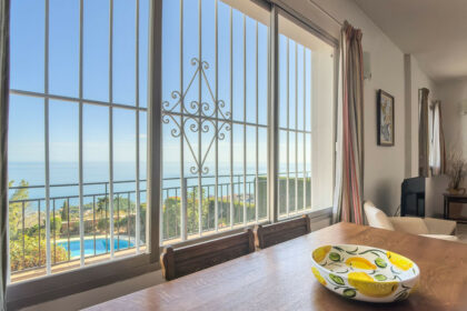 4b6fc21331eaa7f5e5a97bbef2c05428 - 28