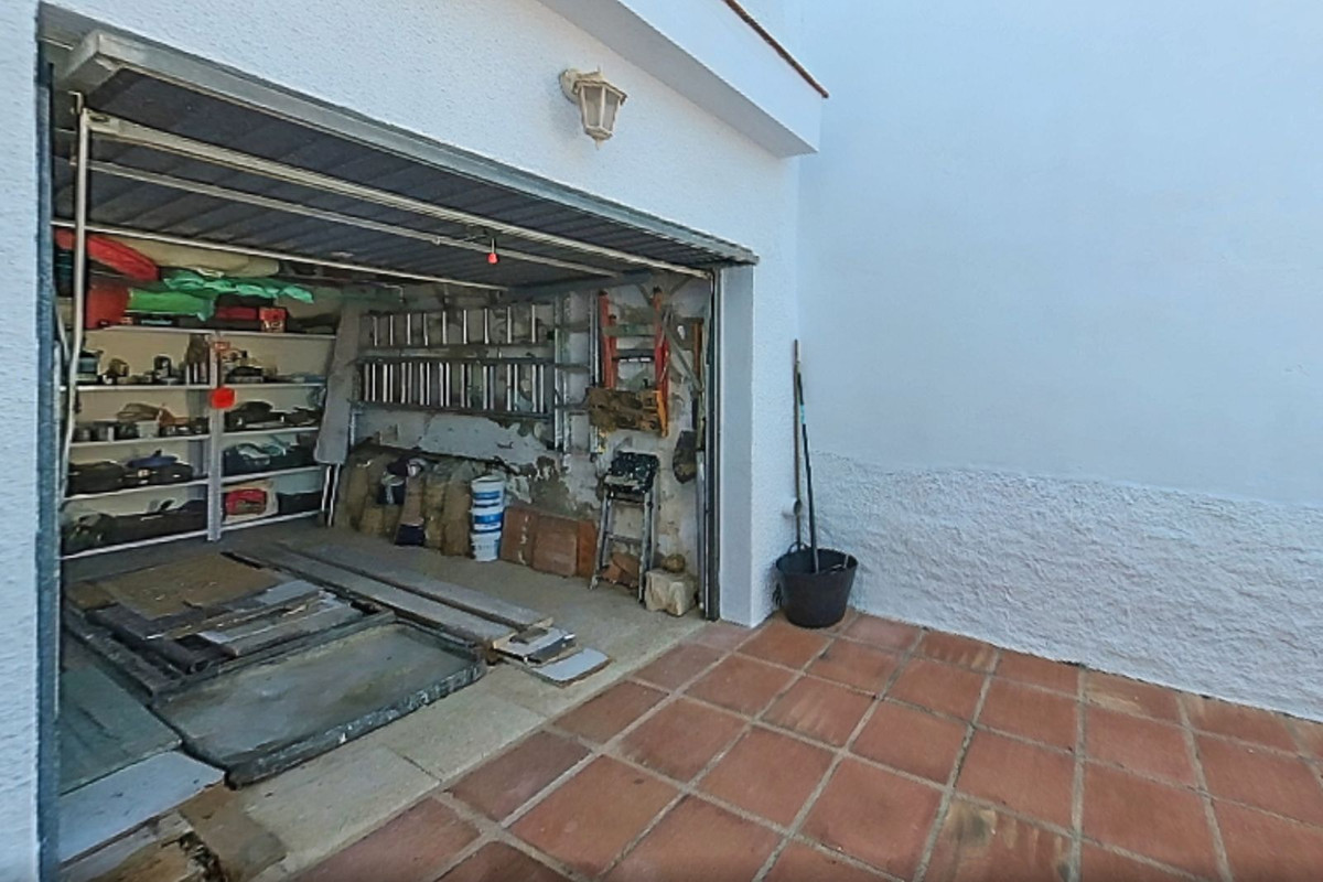 4b6fc21331eaa7f5e5a97bbef2c05428 - 47