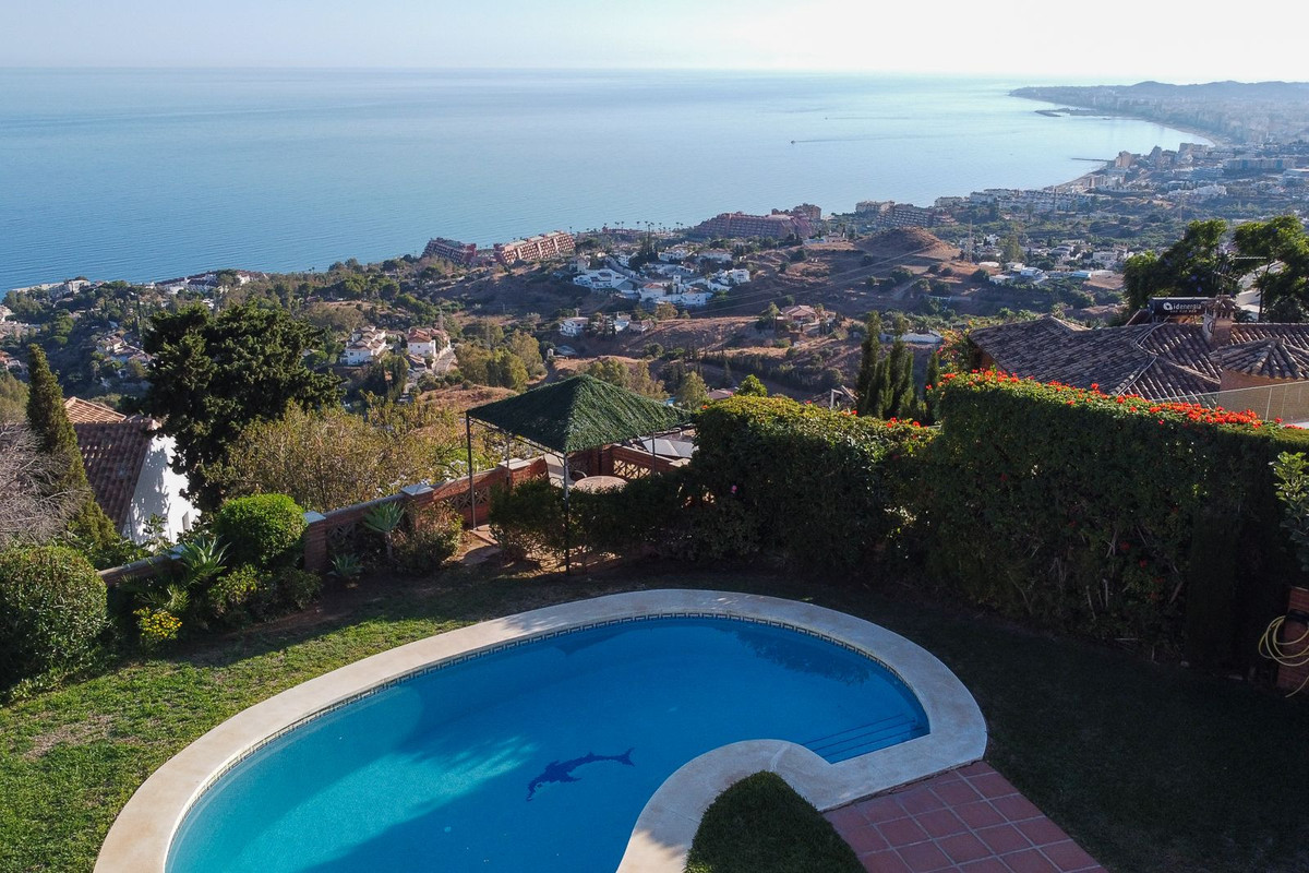 4b6fc21331eaa7f5e5a97bbef2c05428 - 7