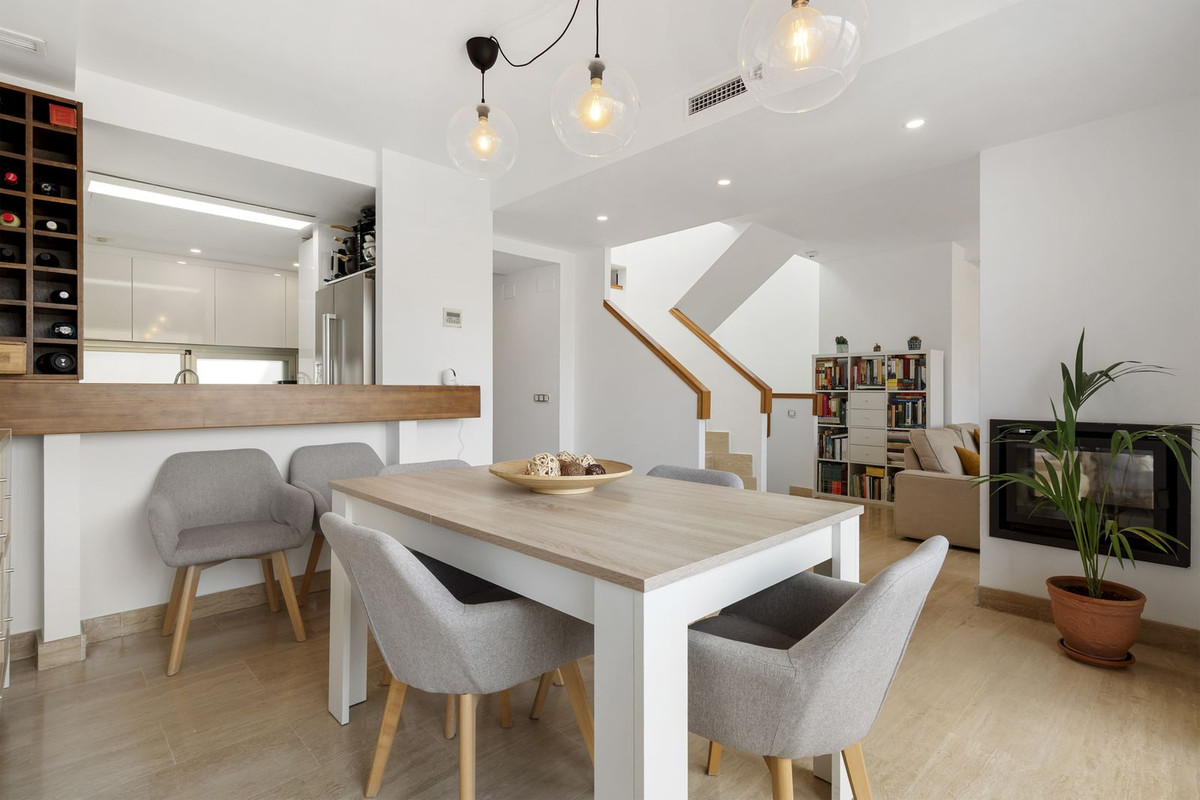 4b7ff21034a5cfcbbcf5d411401b4366 - 14