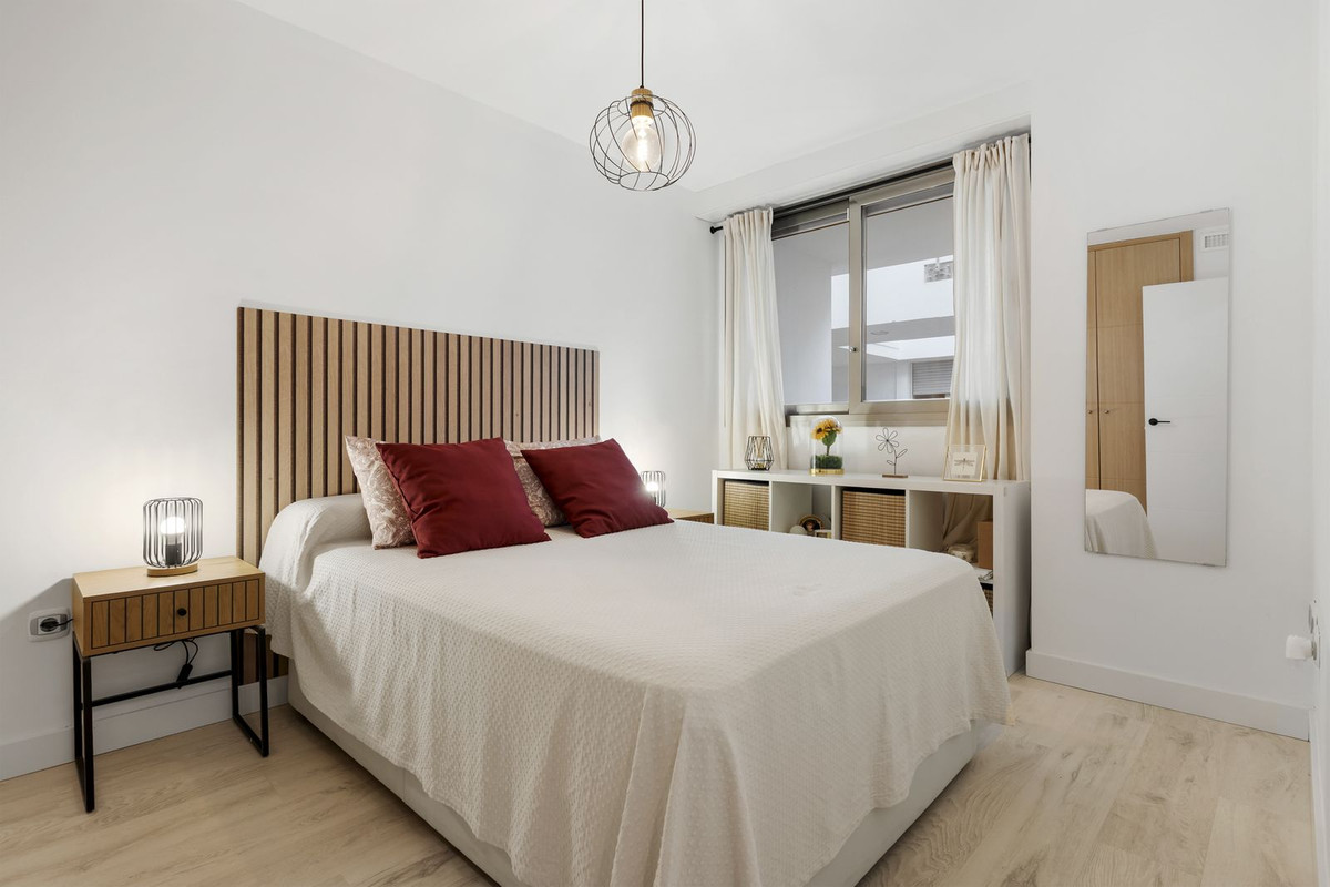 4b7ff21034a5cfcbbcf5d411401b4366 - 15