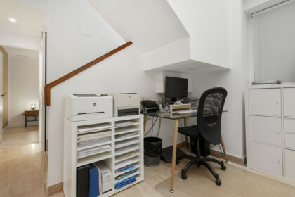 4b7ff21034a5cfcbbcf5d411401b4366 - 19