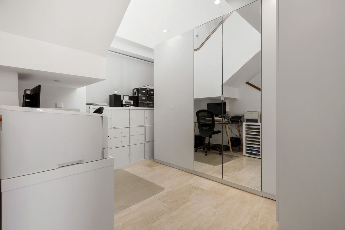 4b7ff21034a5cfcbbcf5d411401b4366 - 20