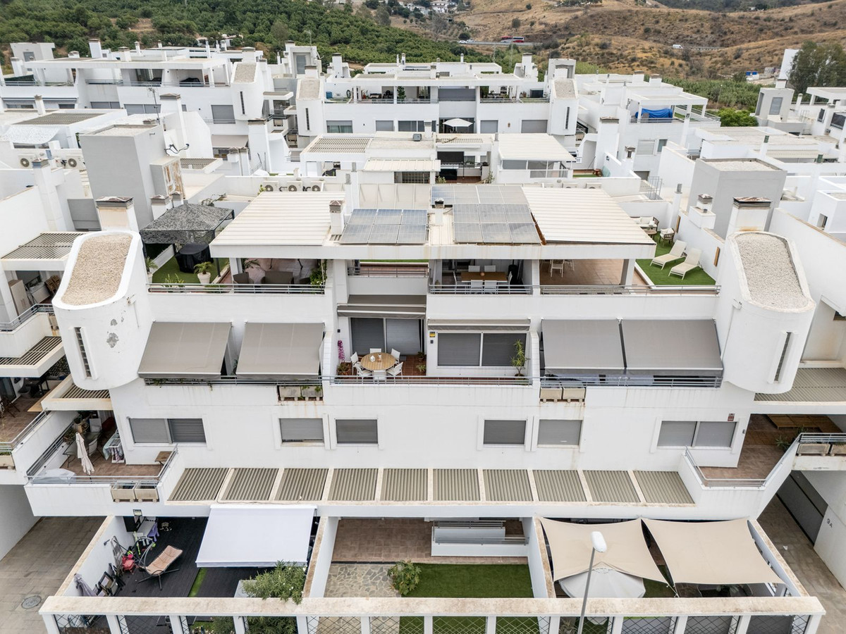 4b7ff21034a5cfcbbcf5d411401b4366 - 35