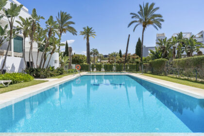 4b7ff21034a5cfcbbcf5d411401b4366 - 37