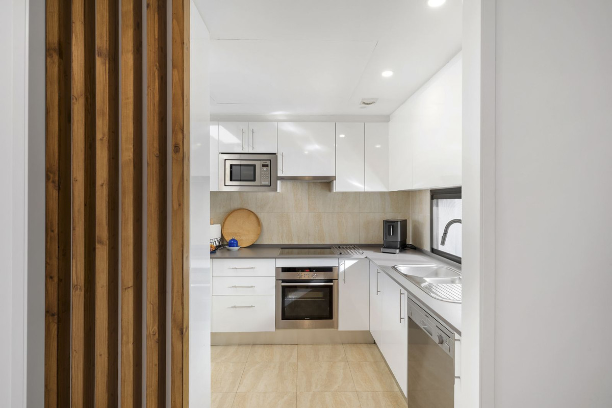 4b7ff21034a5cfcbbcf5d411401b4366 - 8