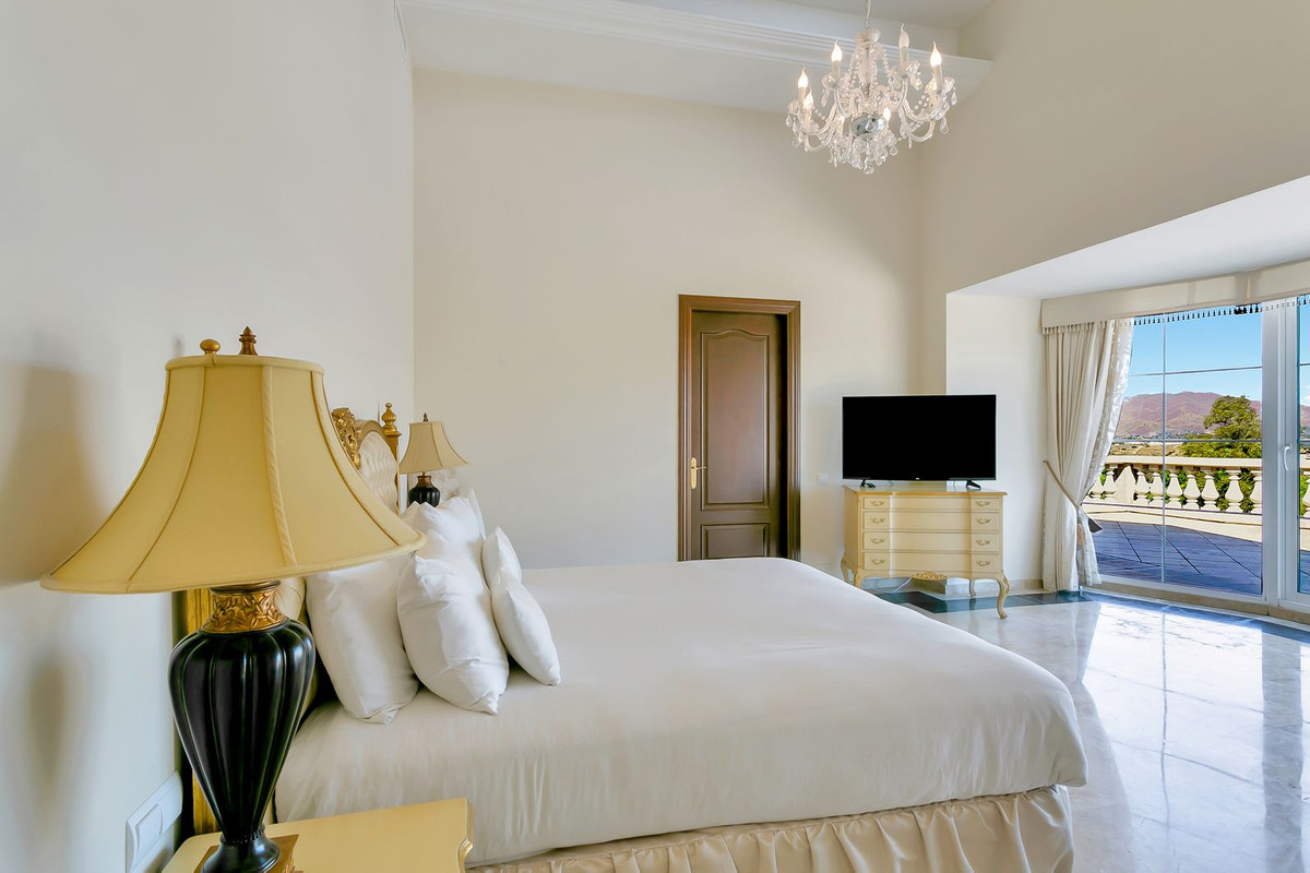 4c7f2b22d38036a653f0930945acb1f0 - 14